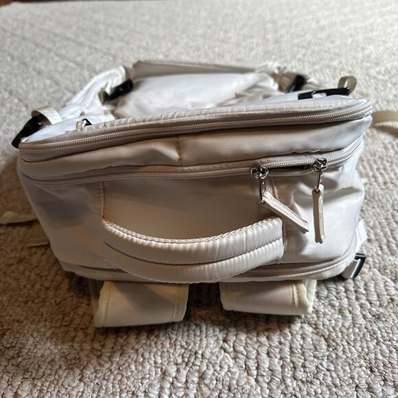 Large Travel Padded Laptop Backpack Case , Charging Port NWOT - Cream‎ - Picture 3 of 7